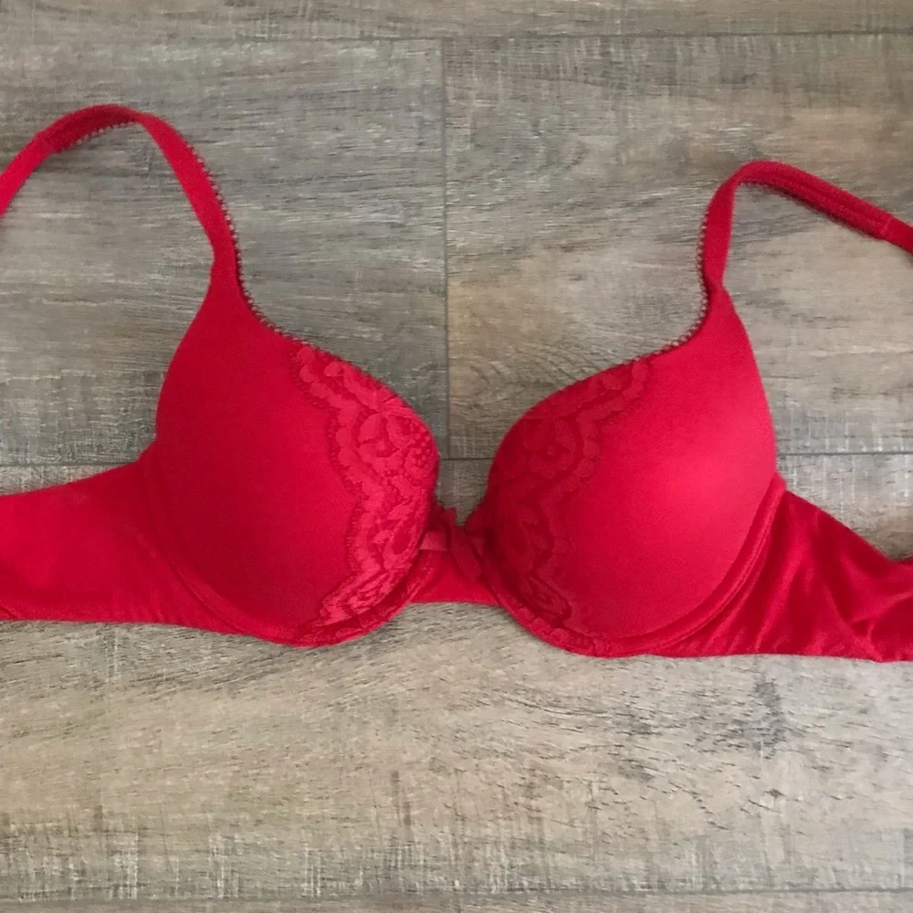 32C Body by Victoria Red Lace Bra | NWOT